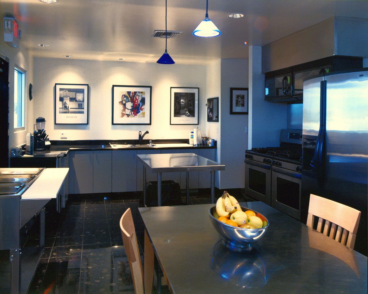 Igs Office Building - C401 19 08igs kitchen Residential lounge area with artistic décor