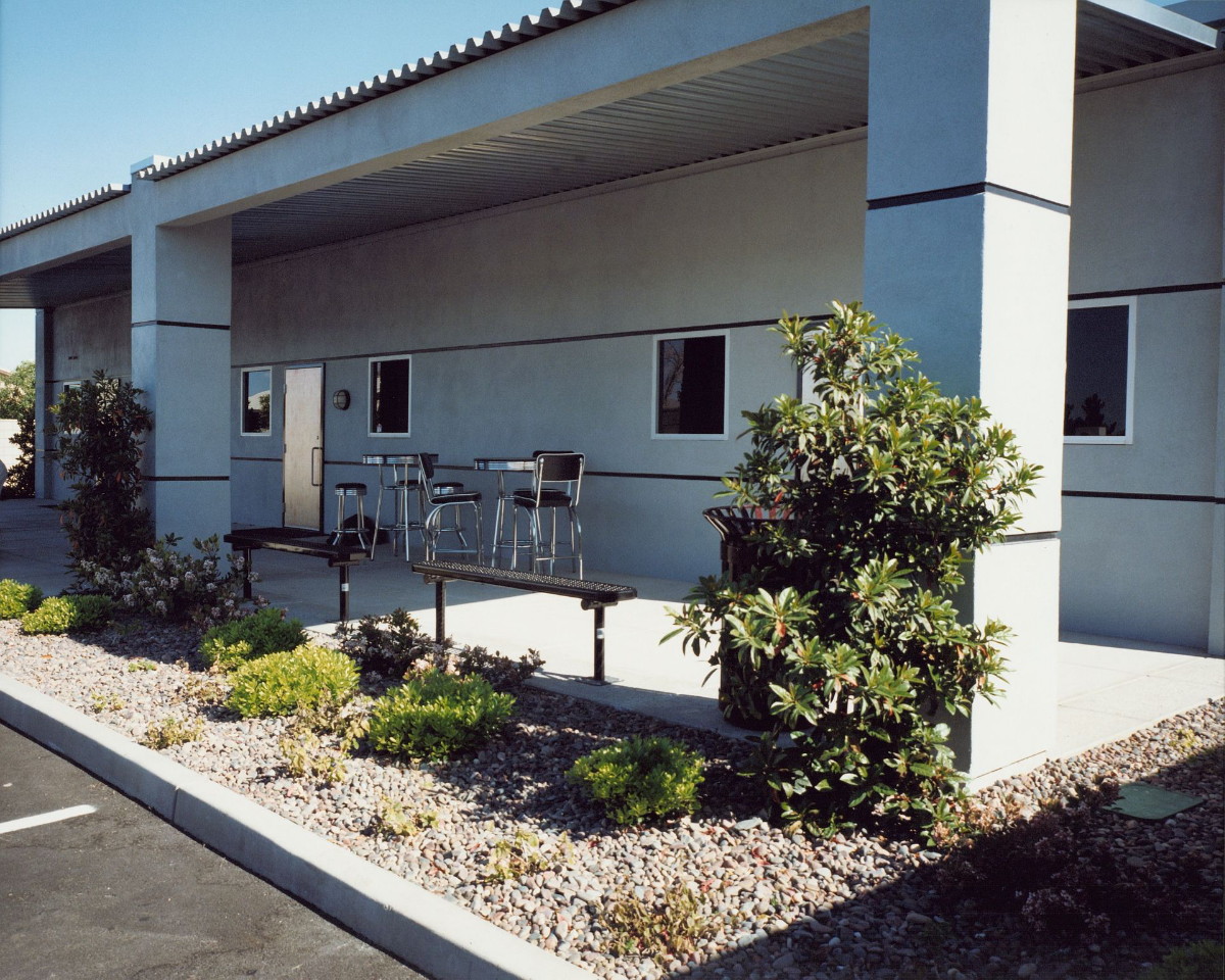 Igs Office Building - C401 20 04igs backdoor IGS area with modern appliances