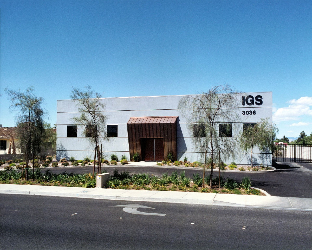 Igs Office Building - frontcenter Backdoor entry design for commercial building